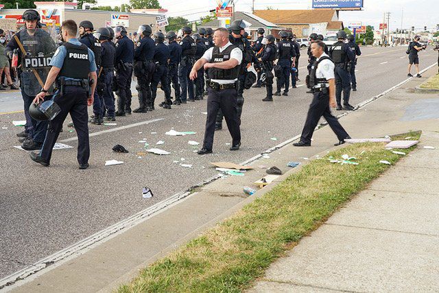 Protester shoots himself in the foot at Florissant protest